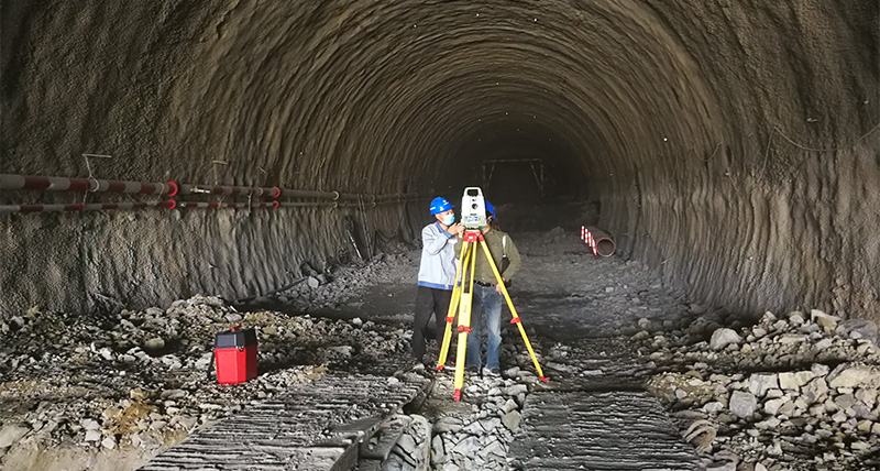 Tunnel survey with Leica Geosystems equipment